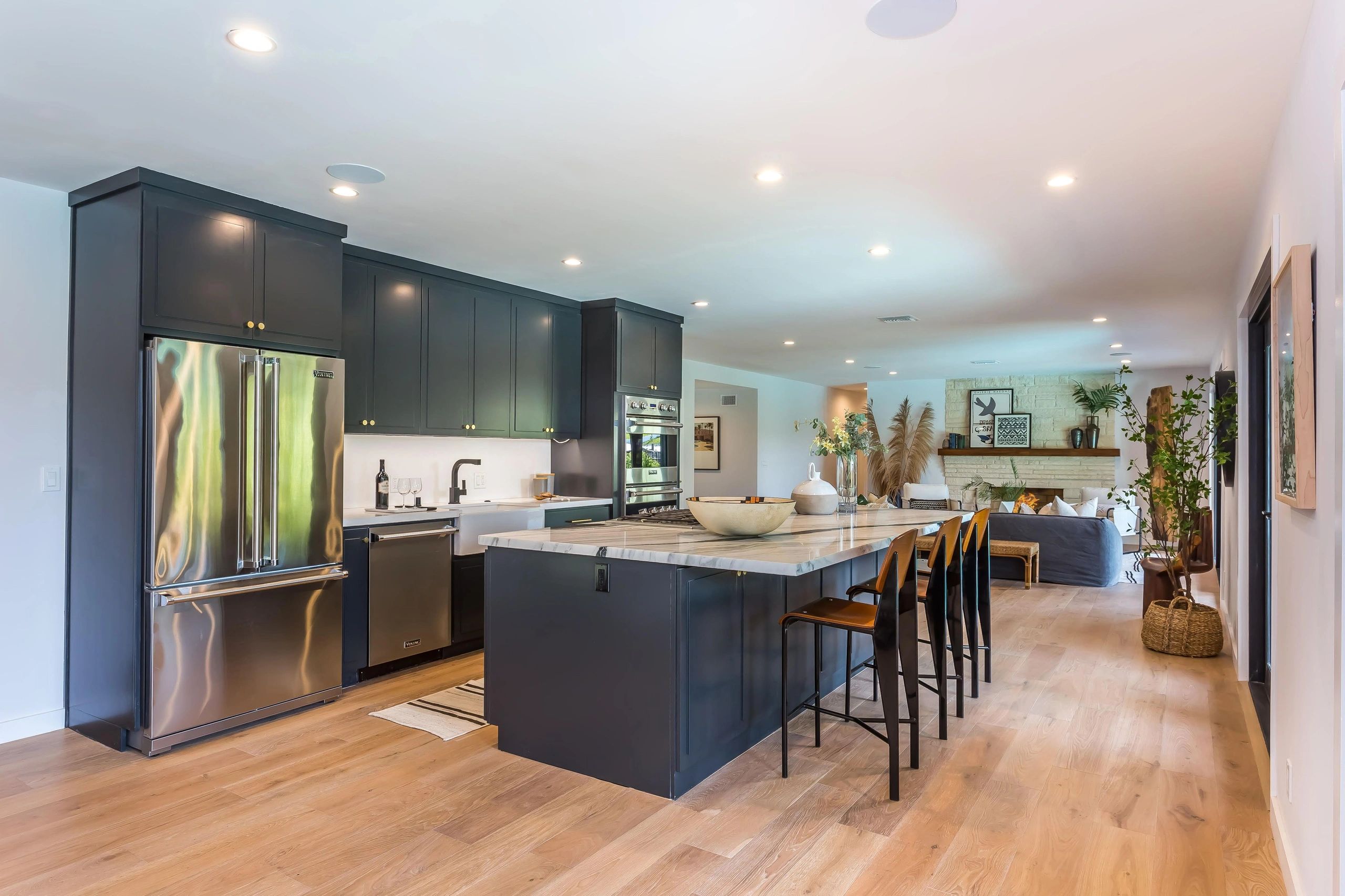 Custom Kitchen Custom Vanity, Closets, Commerical